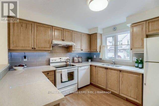Mississauga (central Erin Mills), ON L5M5Z9,5958 Greensboro DR #10