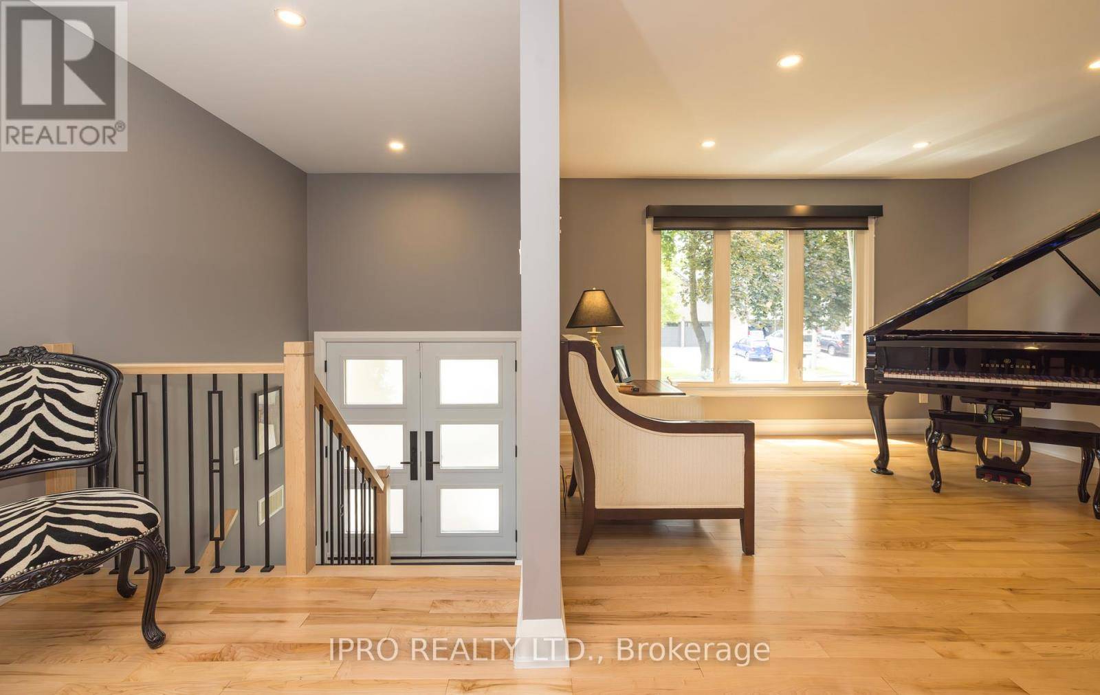 Burlington (mountainside), ON L7P3E7,2183 SANDRINGHAM DRIVE