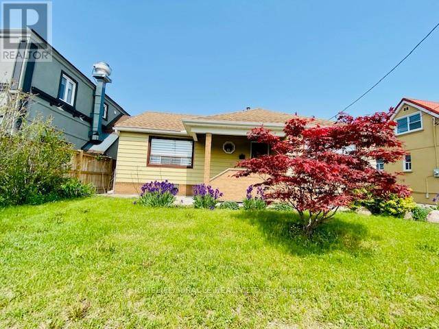 Mississauga (streetsville), ON L5M1K1,5 QUEEN STREET S