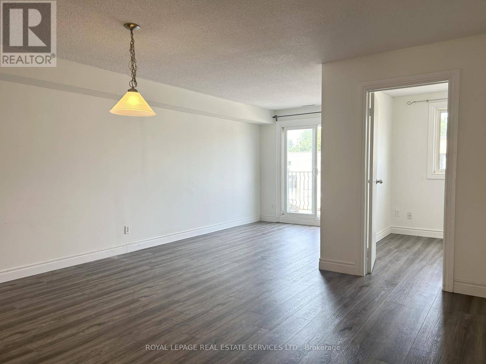 Oakville (co Central), ON L6K3A7,132 KERR STREET