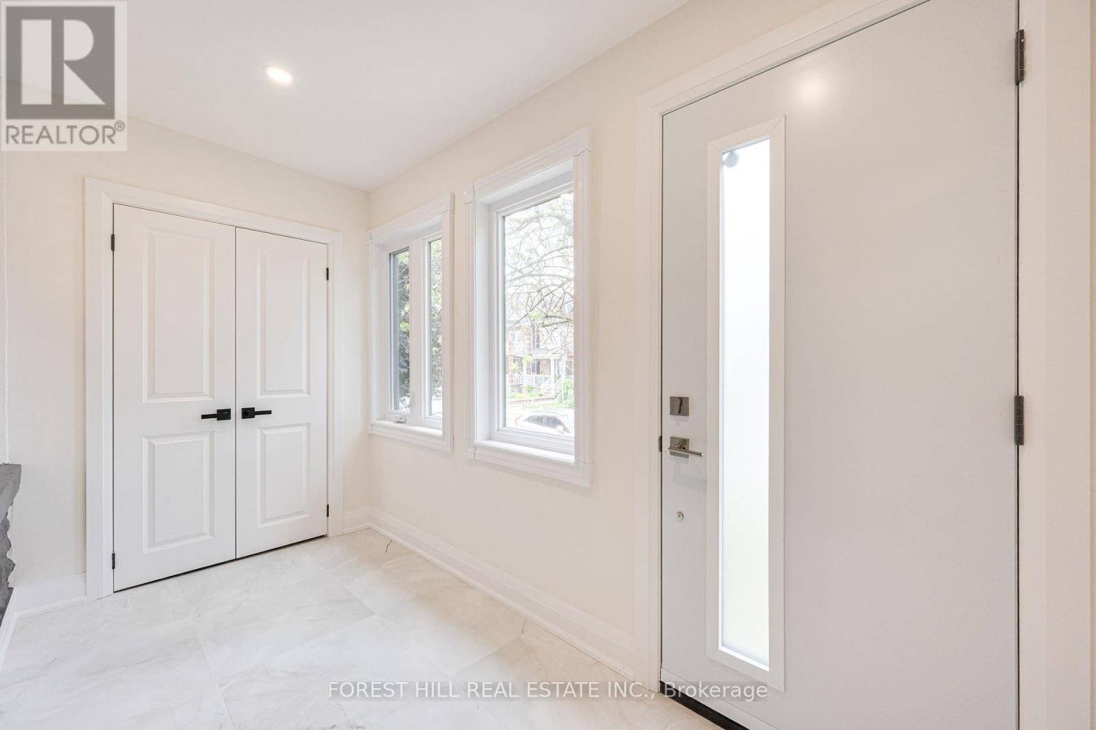 Toronto (weston-pellam Park), ON M6N2X3,123 LAUGHTON AVENUE