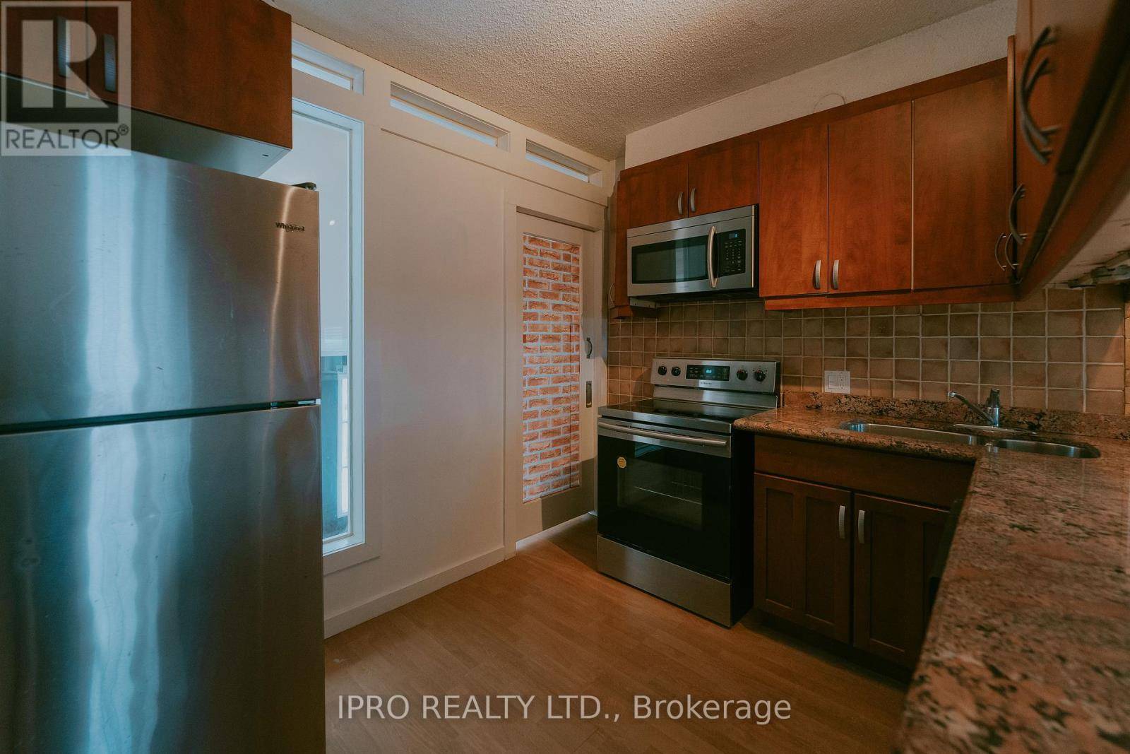 Toronto (briar Hill-belgravia), ON M6E2L9,UPPER LEVEL - 183 LIVINGSTONE AVENUE W