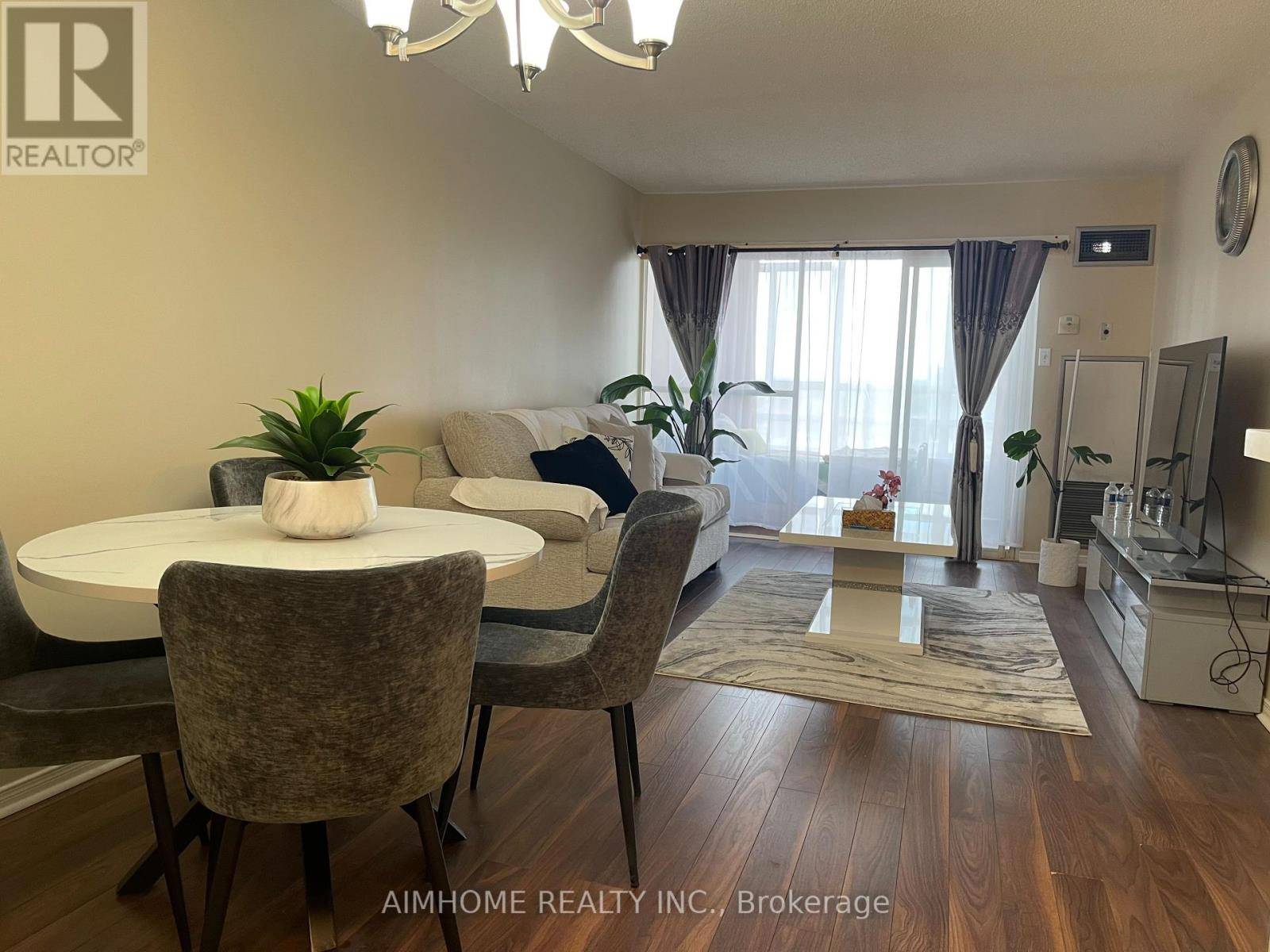 Mississauga (cooksville), ON L5A4G5,75 King ST East #1104