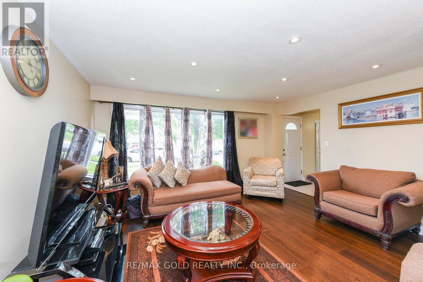Mississauga (malton), ON L4T1N2,3507 LADDIE CRESCENT