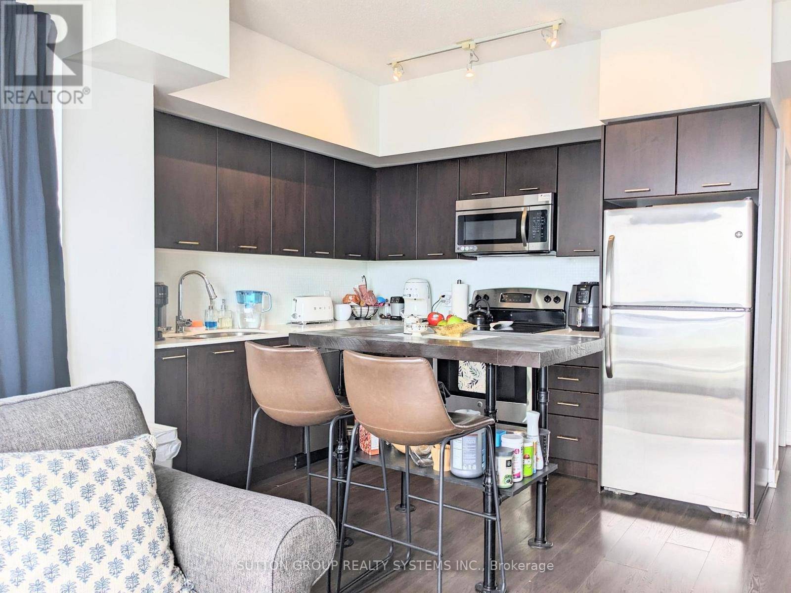Toronto (mimico), ON M8V1A4,2220 Lakeshore BLVD West #3302