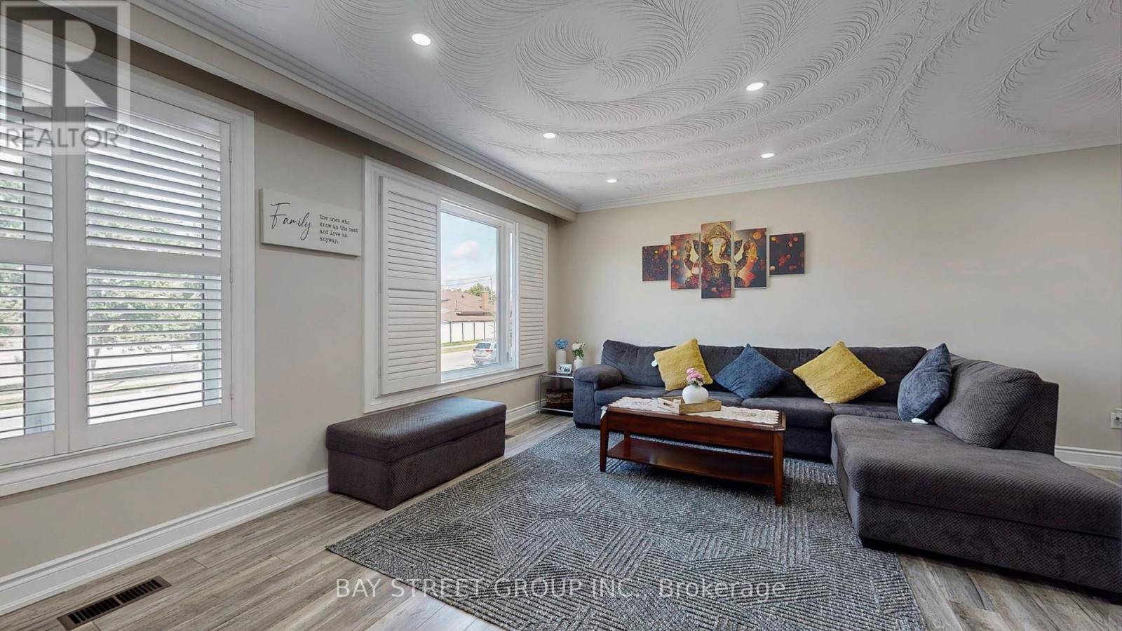 Toronto (york University Heights), ON M3J1R6,119 DERRYDOWN ROAD