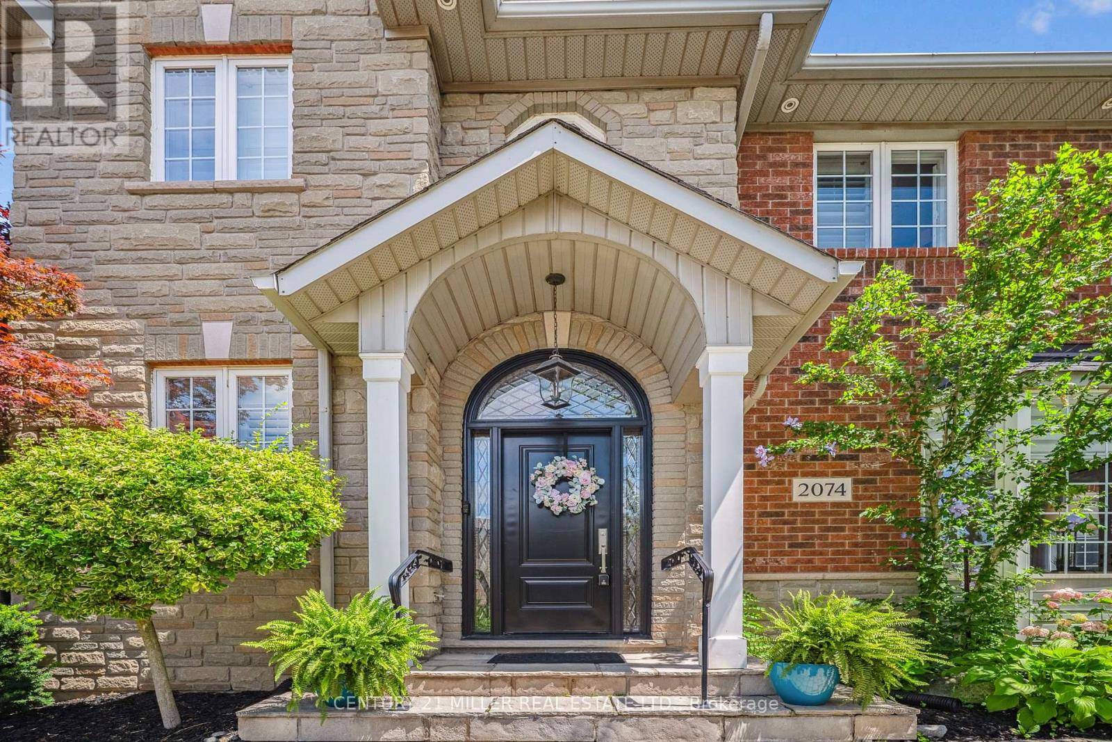 Oakville (wm Westmount), ON L6M4C7,2074 SPRINGDALE ROAD