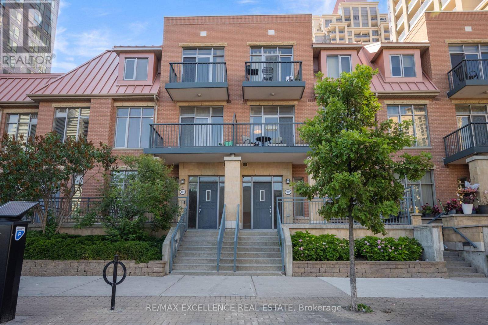 Mississauga (city Centre), ON L5B4P8,320 City  Centre DR #Gv202