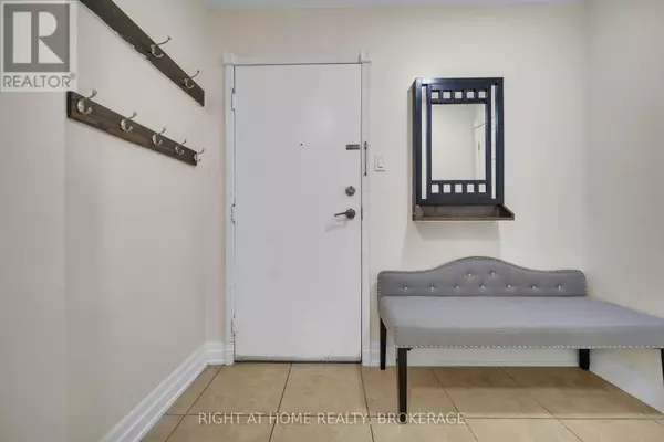 Oakville (fa Falgarwood), ON L6H2P3,1058 Falgarwood DR #132
