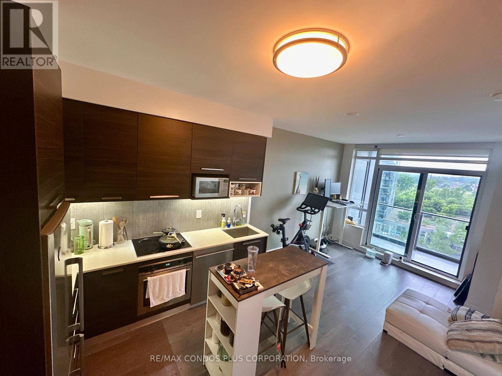 Toronto (mimico), ON M8V0E5,36 Park Lawn RD #707