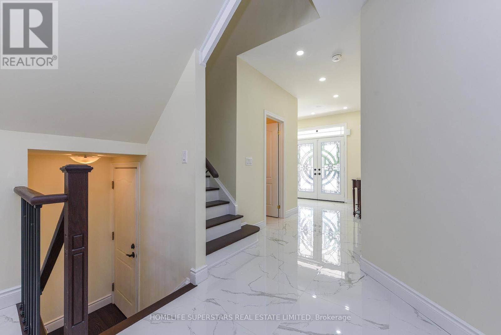 Milton (wi Willmott), ON L9T7P5,129 MCLAUGHLIN AVENUE