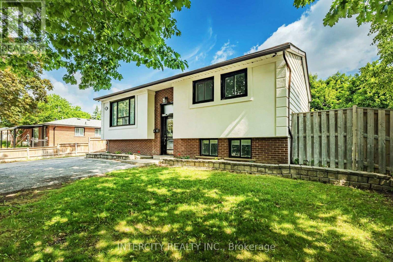 Brampton (madoc), ON L6V2J5,122 RUTHERFORD ROAD N