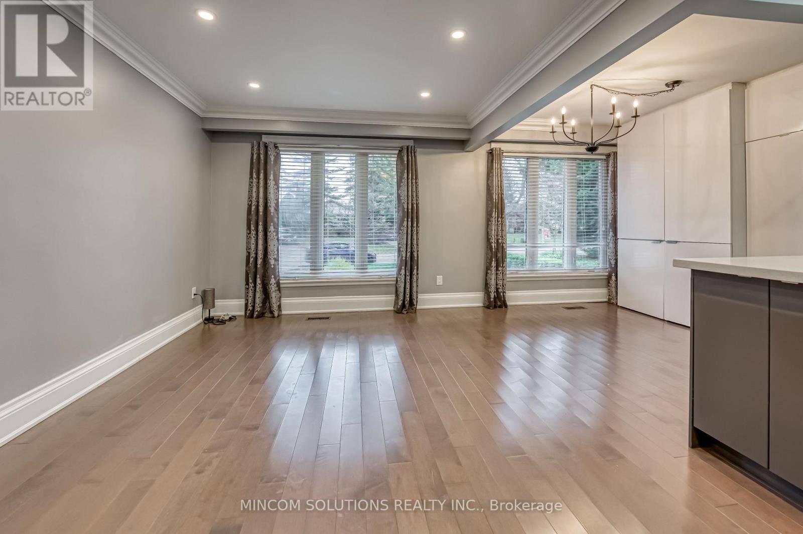 Mississauga (erindale), ON L5C2H8,3506 ORION CRESCENT