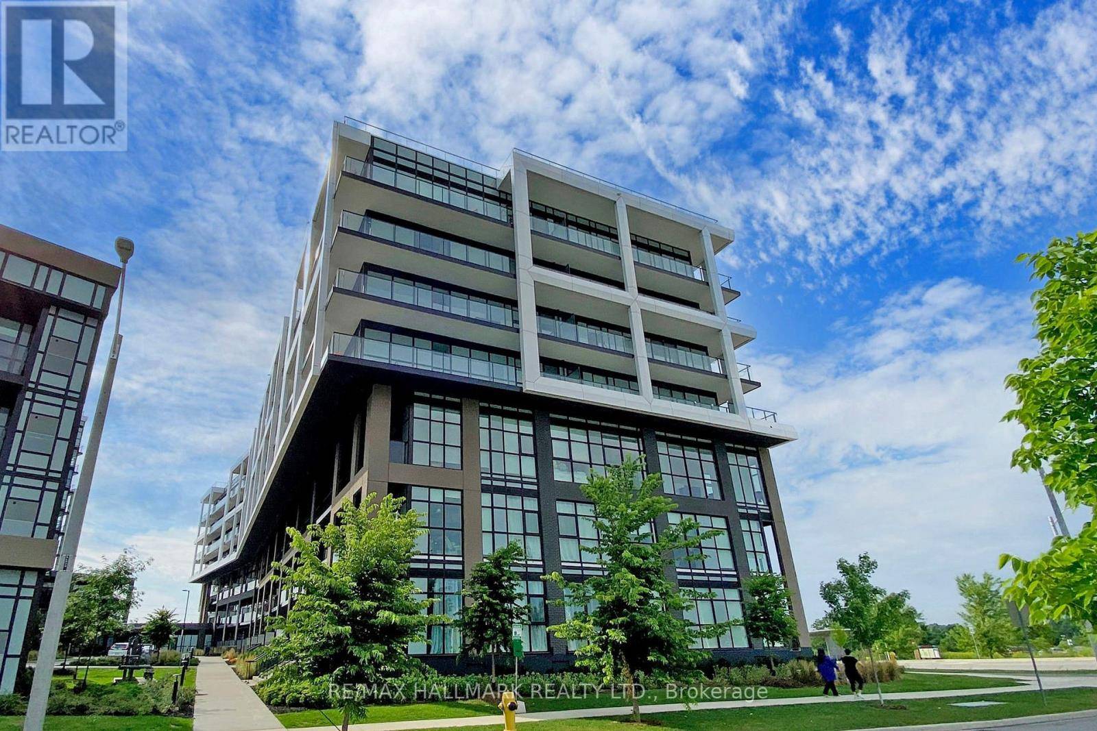 Toronto (downsview-roding-cfb), ON M3K0E1,60 George Butchart DR #409