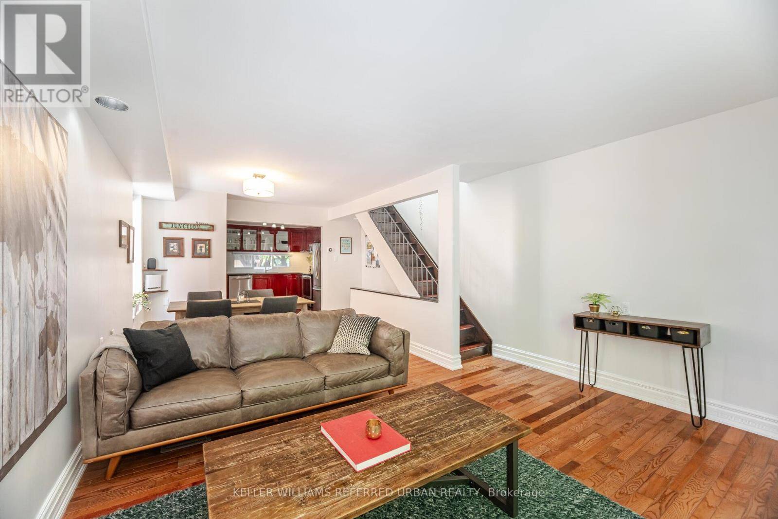 Toronto (high Park-swansea), ON M6S3J2,18 WINDERMERE AVENUE