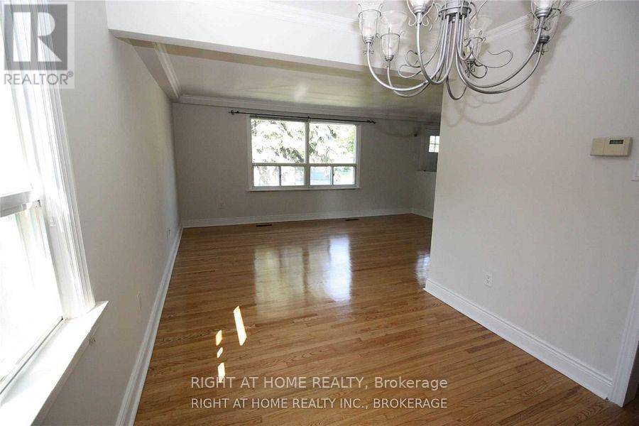 Toronto (alderwood), ON M8W4P2,11 Gair DR #Main