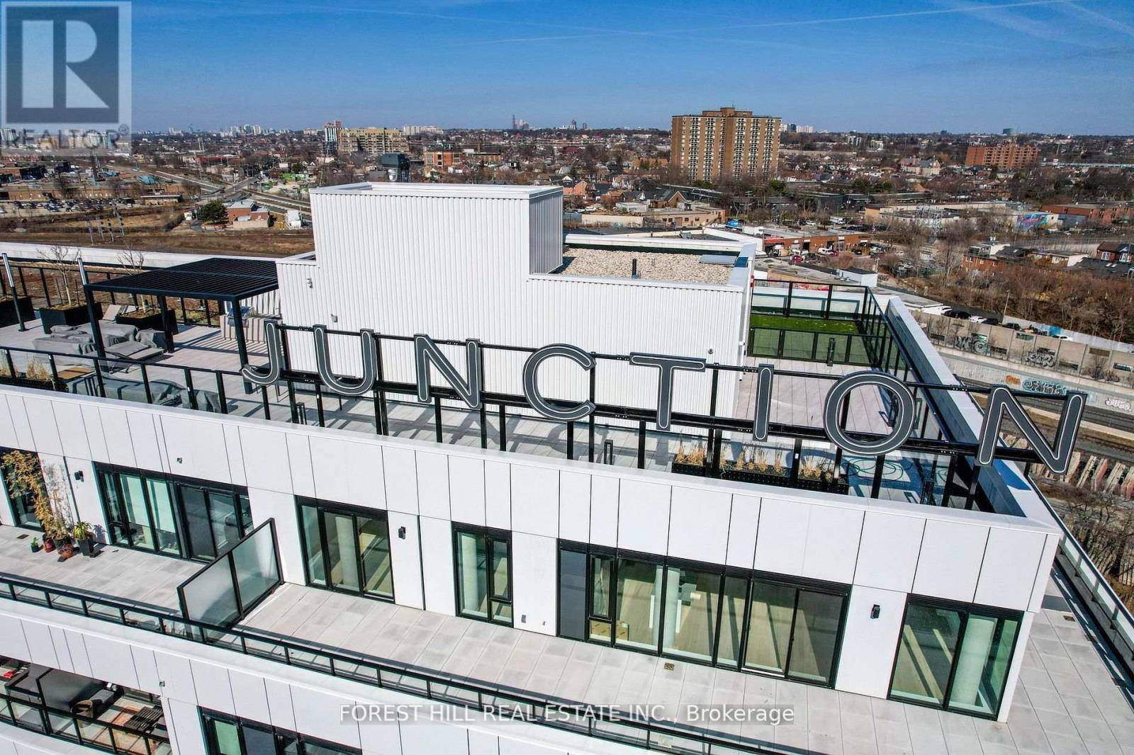 2720 Dundas ST West #401, Toronto (junction Area), ON M6P0C3