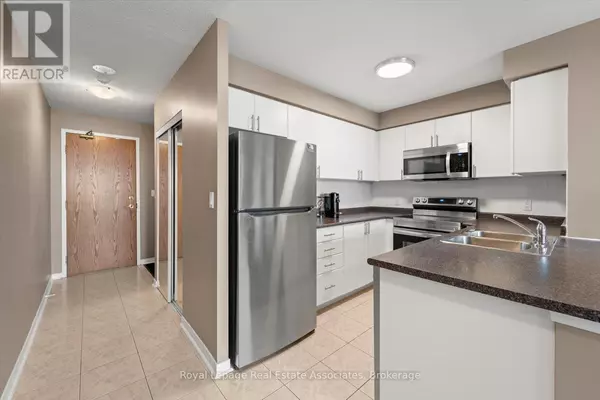 Mississauga (central Erin Mills), ON L5M7R8,4879 Kimbermount AVE #401