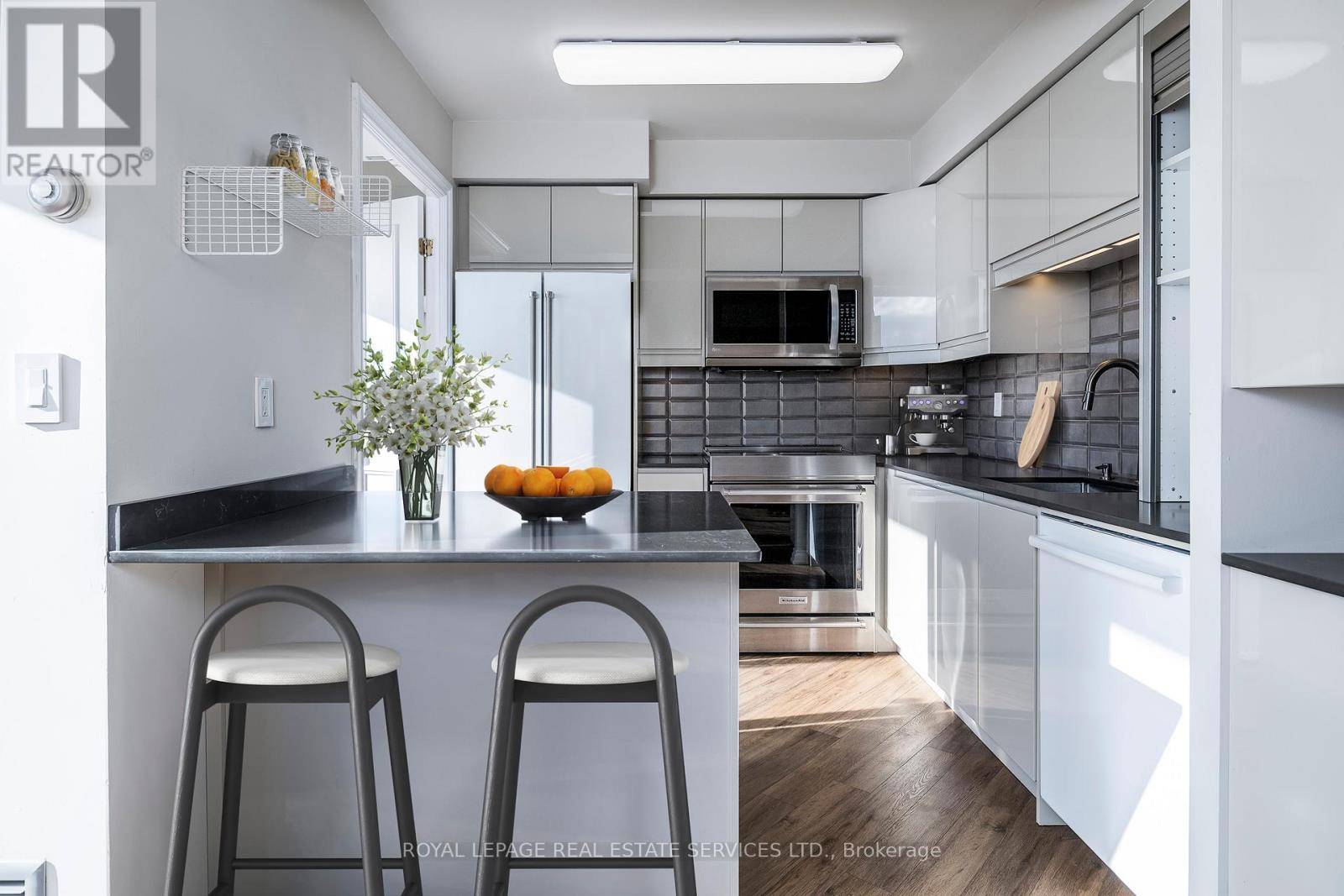 Toronto (mimico), ON M8V3W9,1 Palace Pier CT #804