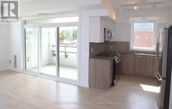 Toronto (weston-pellam Park), ON M6N1J4,385 Osler ST #203