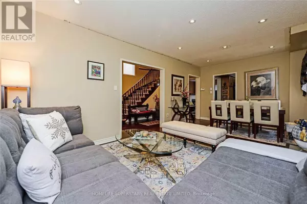 Brampton (fletcher's Creek Village), ON L6X4T6,15 GOLD HILL ROAD W