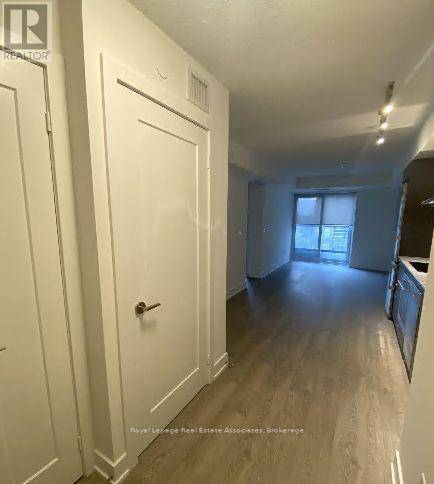 Toronto (islington-city Centre West), ON M9A0C9,7 Mabelle AVE #410