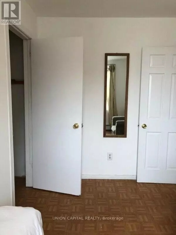 Toronto (weston-pellam Park), ON M6N1C5,2015 Davenport RD #5