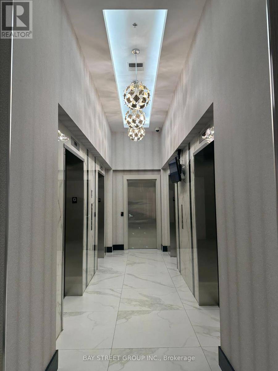 Mississauga (city Centre), ON L5B0E9,4070 Confederation Pkwy #4106