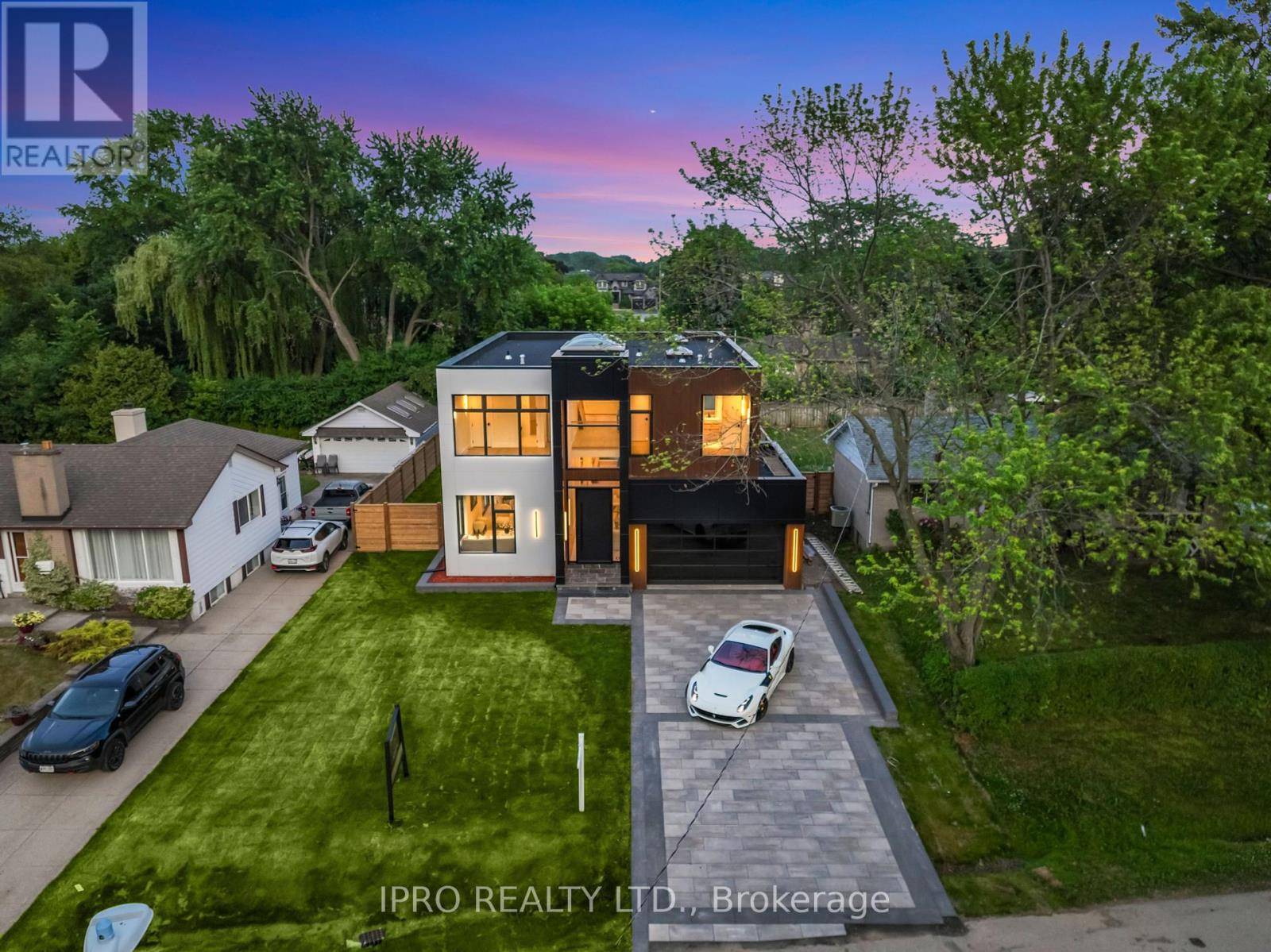 Oakville (br Bronte), ON L6L2S3,1328 WAVERLY AVENUE