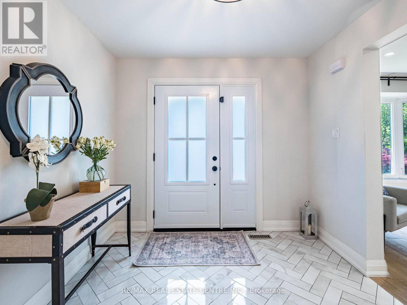 Oakville (br Bronte), ON L6L5S9,3255 ULMAN ROAD