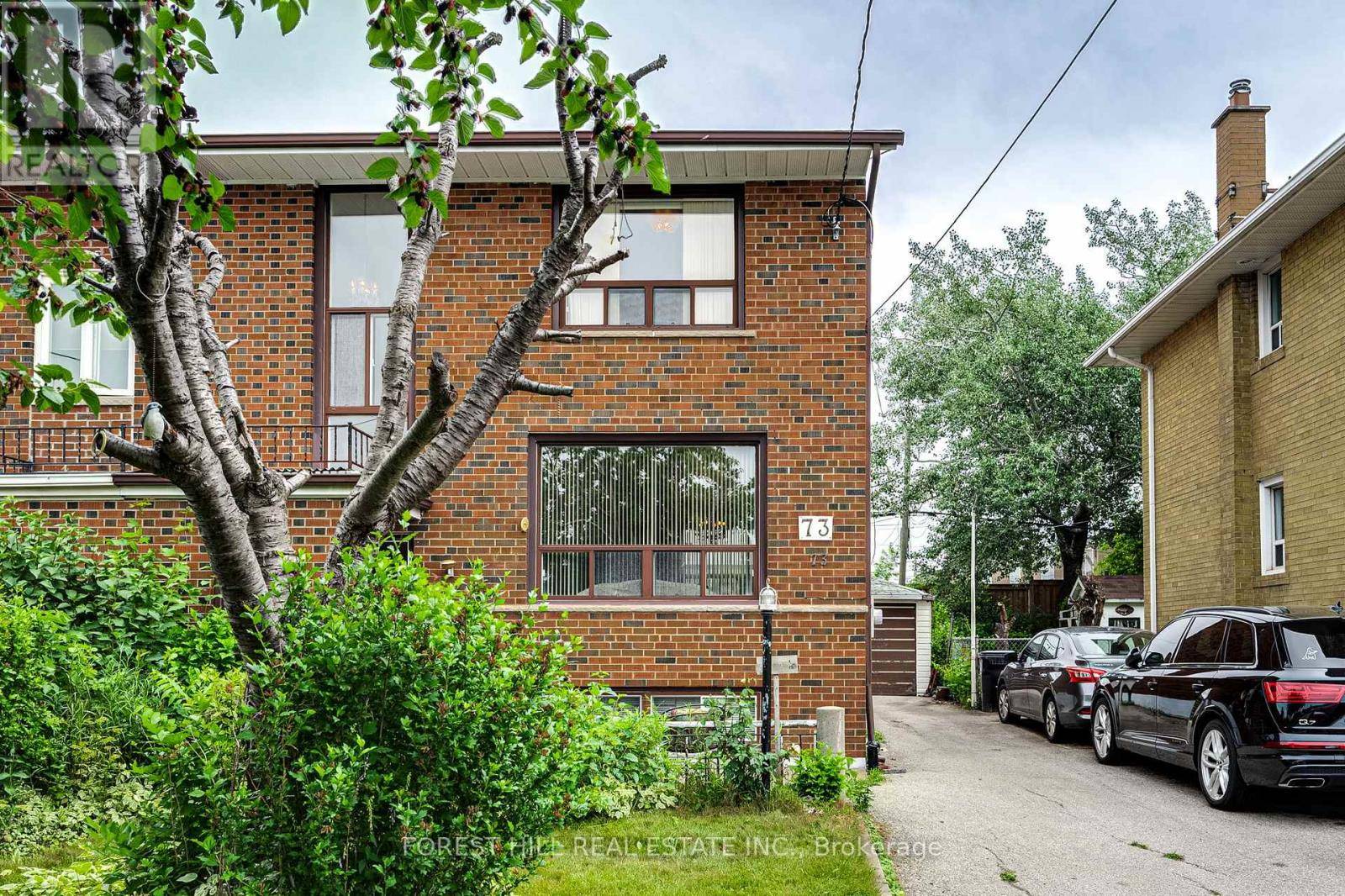 Toronto (humbermede), ON M9M2N5,73 TALENT CRESCENT