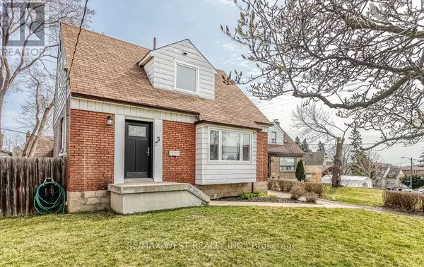 3 GREENACRES ROAD, Toronto (beechborough-greenbrook), ON M6M4A6