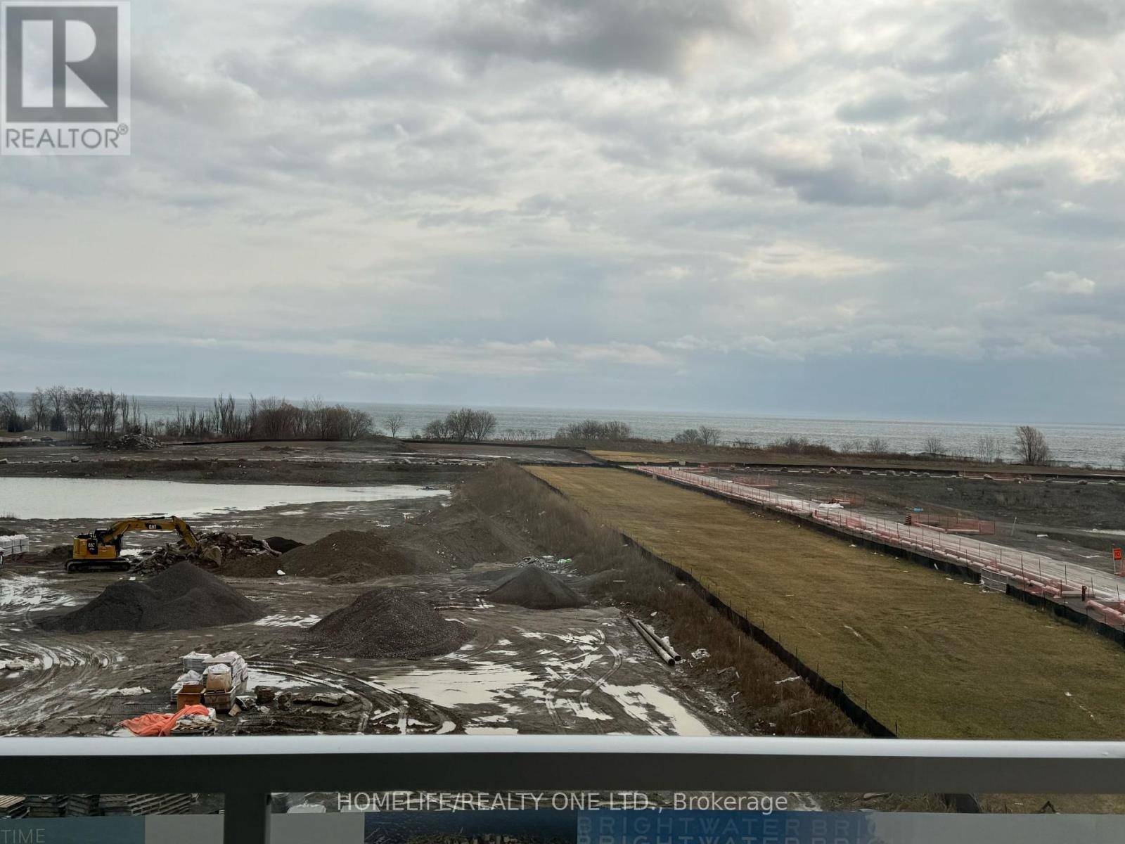 Mississauga (port Credit), ON L5H0A9,220 Missinnihe WAY #421