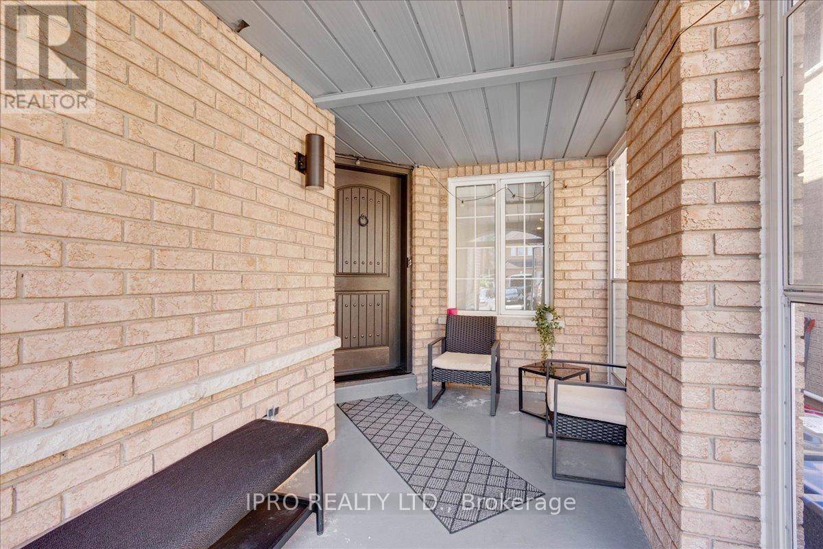 Mississauga (hurontario), ON L5R3Z6,5378 TREE CREST COURT