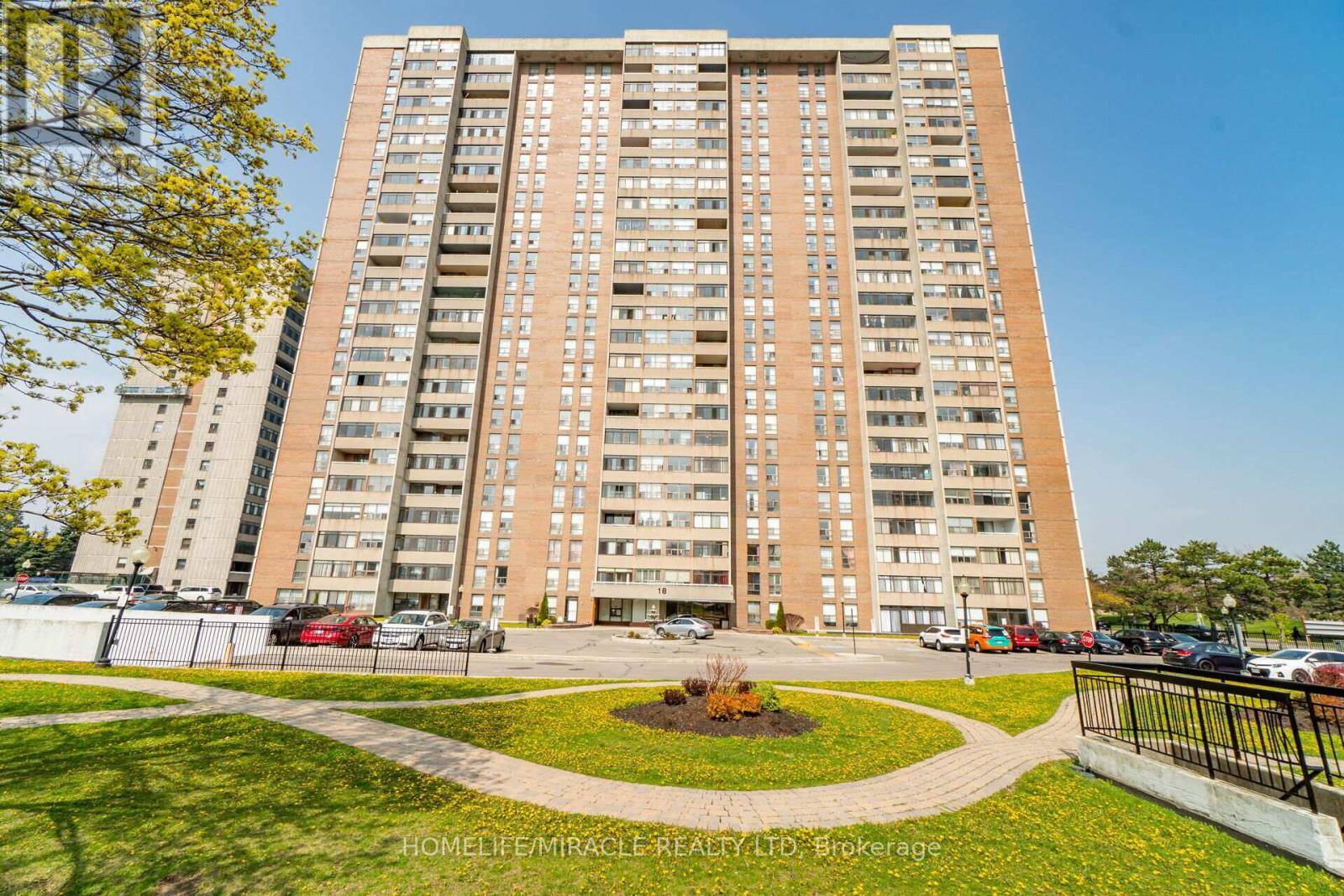 18 Knightsbridge RD #206, Brampton (queen Street Corridor), ON L6T3X5