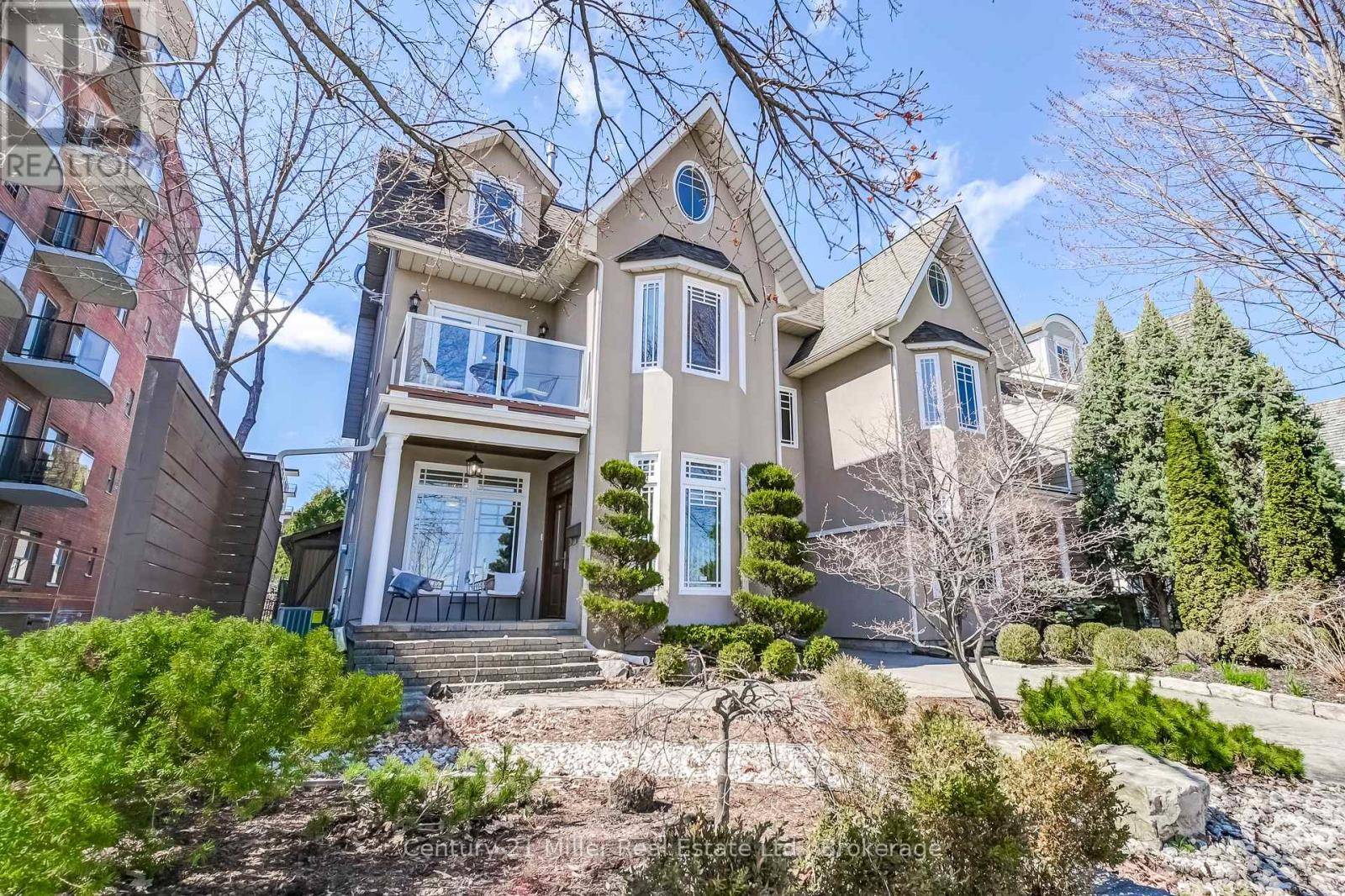 Oakville (br Bronte), ON L6L1A6,2377 ONTARIO STREET