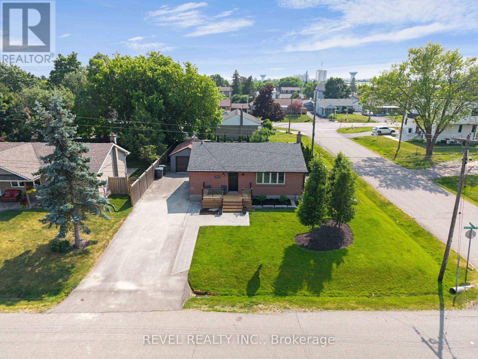 Caledon (bolton West), ON L7E4X8,294 HENDERSON STREET