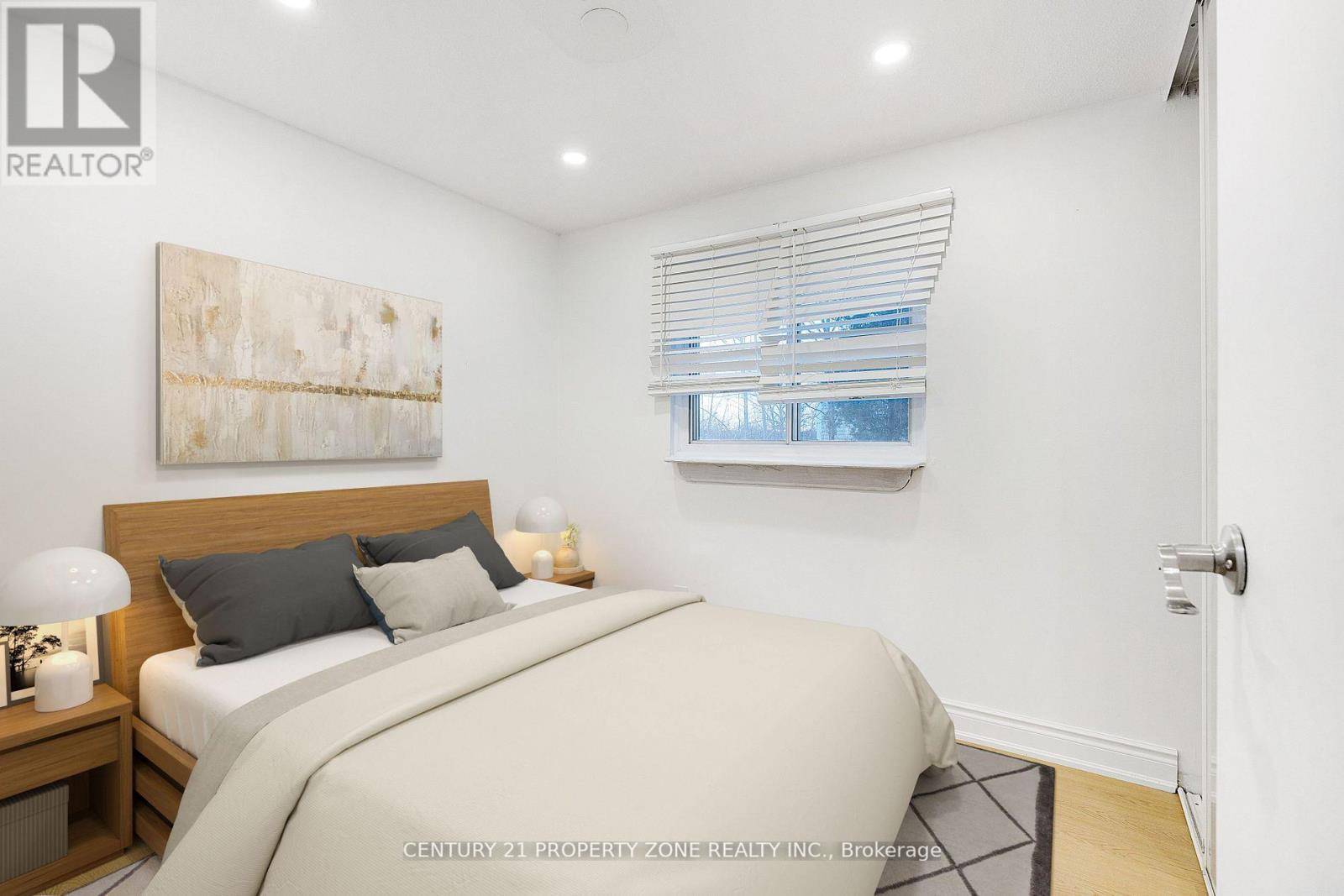 Brampton (brampton North), ON L6V2Z3,96 CENTRE STREET N
