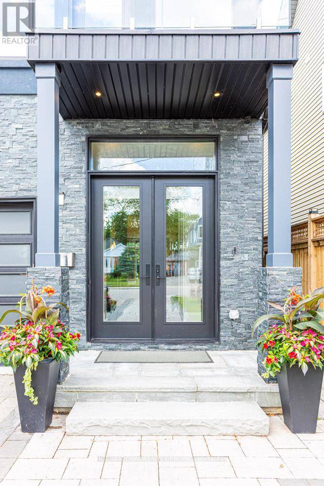 Mississauga (port Credit), ON L5H2P8,36B PINE AVENUE N