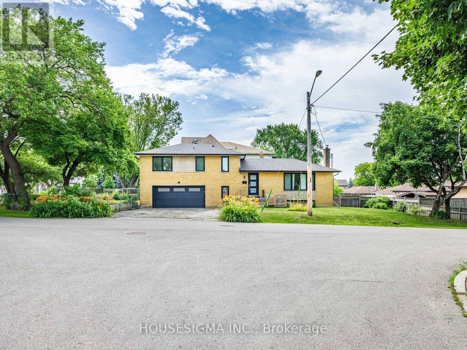 Toronto (islington-city Centre West), ON M9B1S4,7 FRIENDLY DRIVE