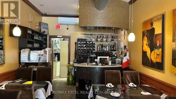 Toronto (runnymede-bloor West Village), ON M6S1P5,2372 BLOOR STREET W