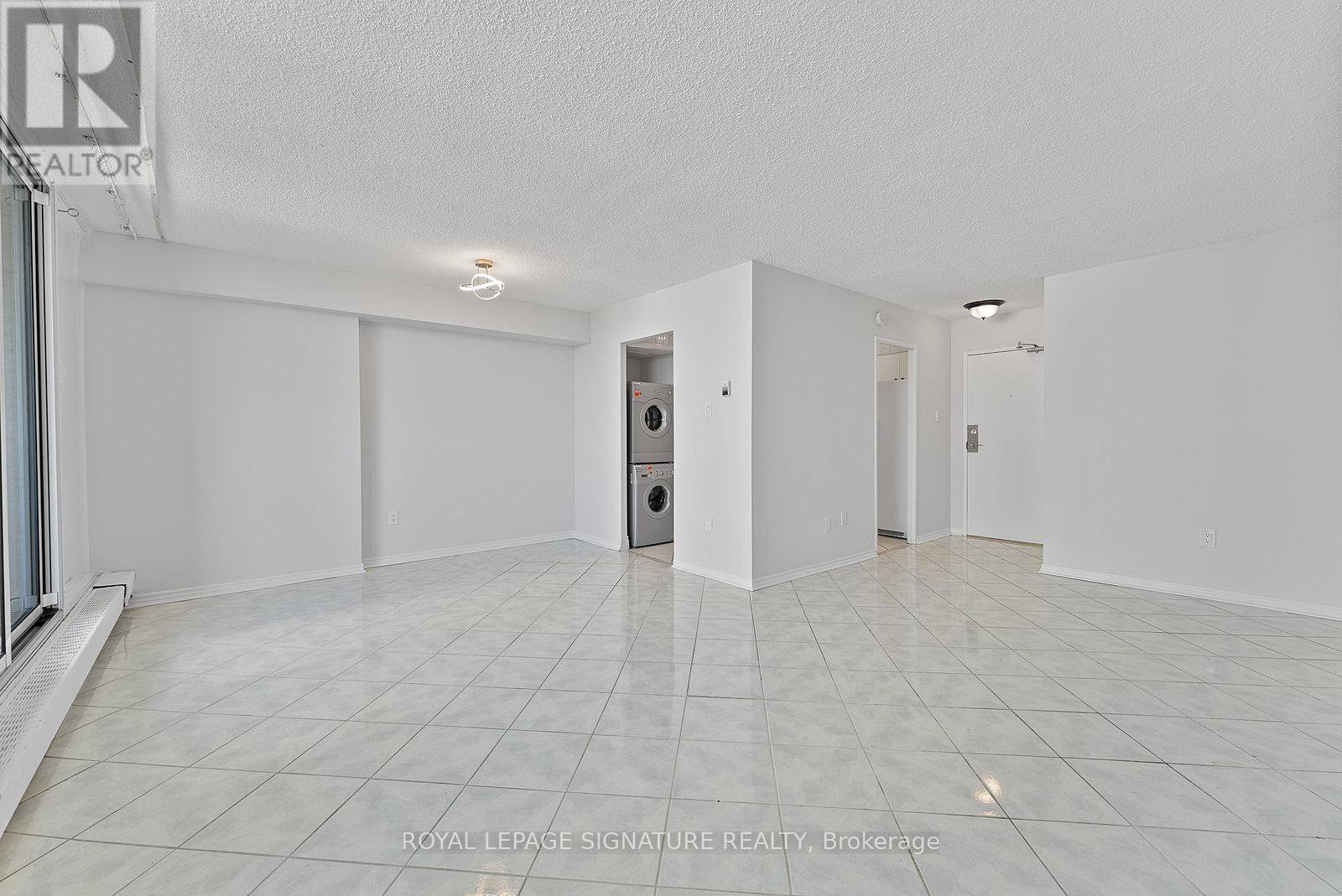 Toronto (black Creek), ON M3N2Y4,5 San Romanoway ##906