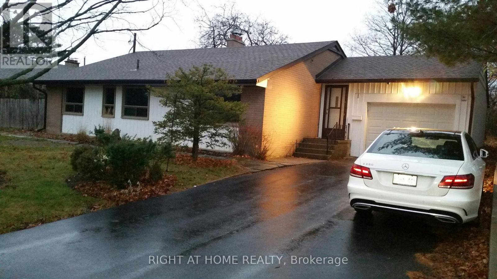 26 SORA DRIVE, Mississauga (streetsville), ON L5M1B4