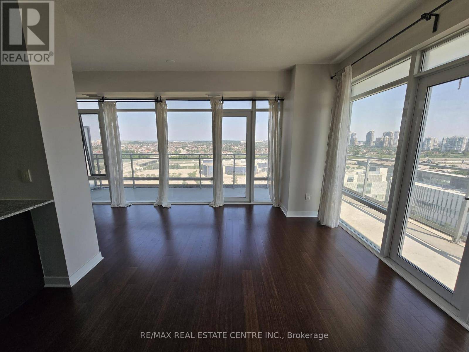 Mississauga (city Centre), ON L5B0E6,360 Square One DR #1711
