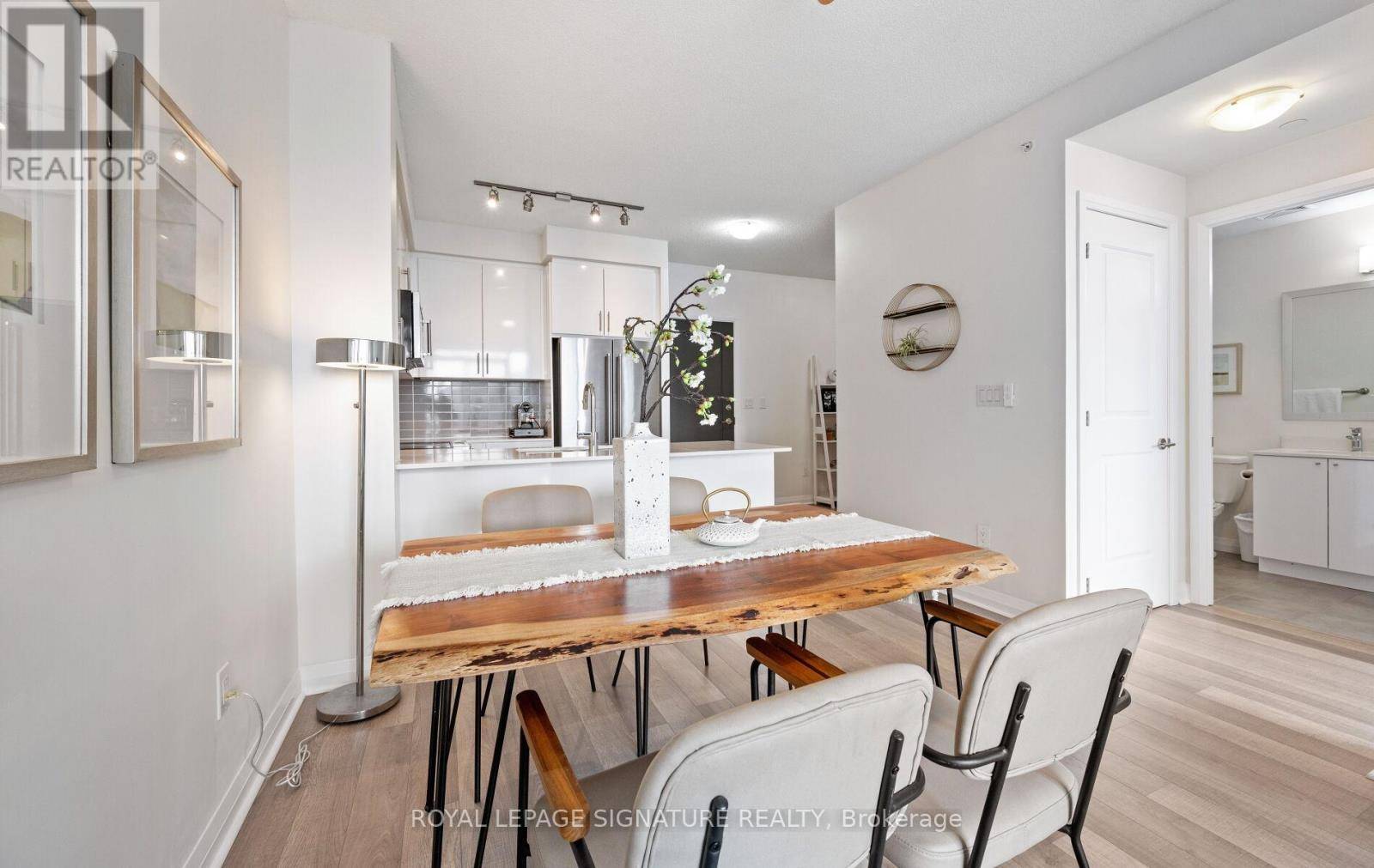Mississauga (hurontario), ON L5R0G5,5025 Four Springs AVE #2404