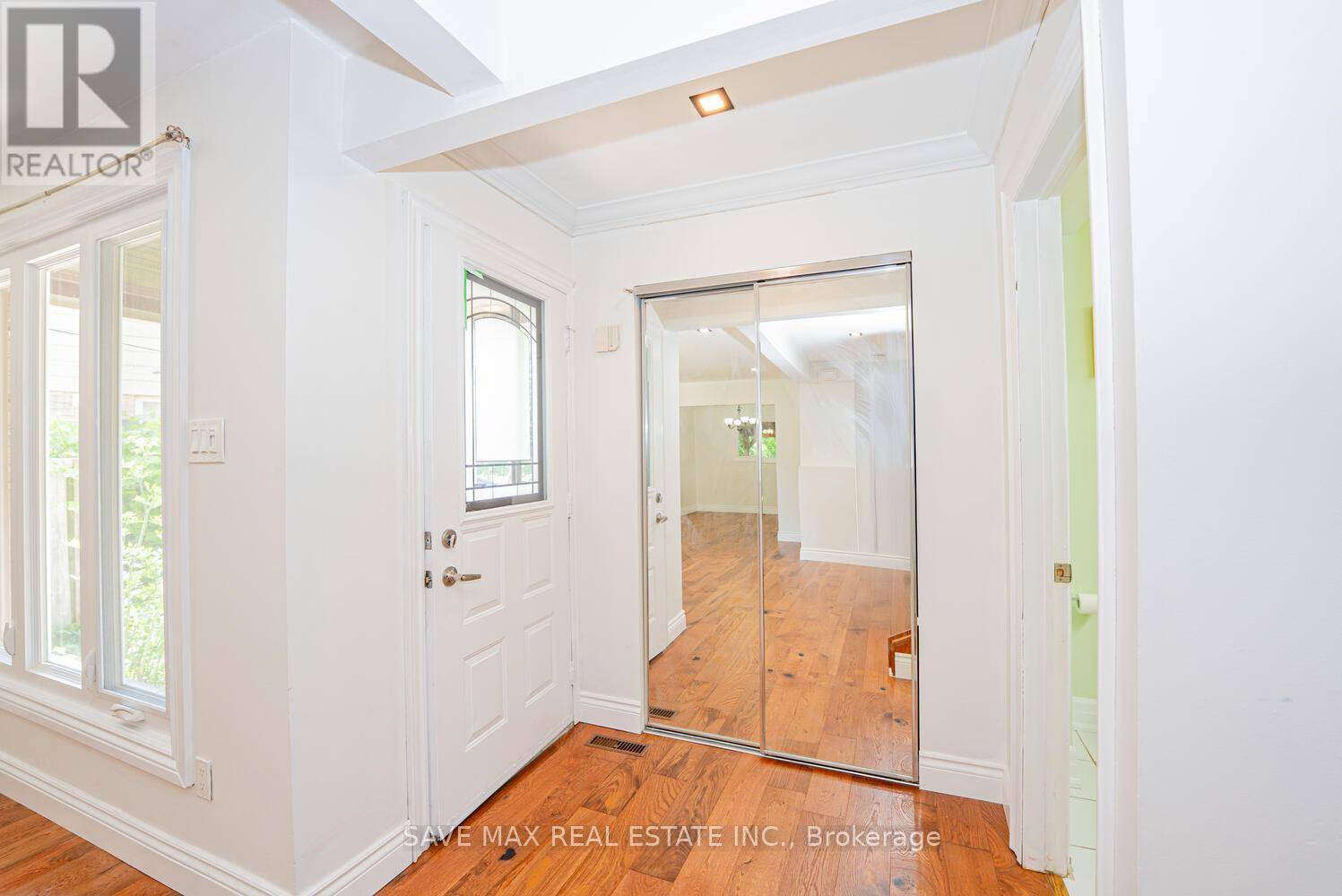Mississauga (meadowvale), ON L5N5A7,6983 HICKLING CRESCENT
