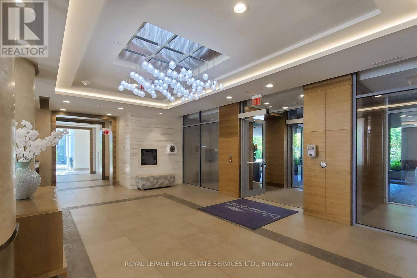 Oakville (br Bronte), ON L6L4Z3,3500 Lakeshore RD West #417