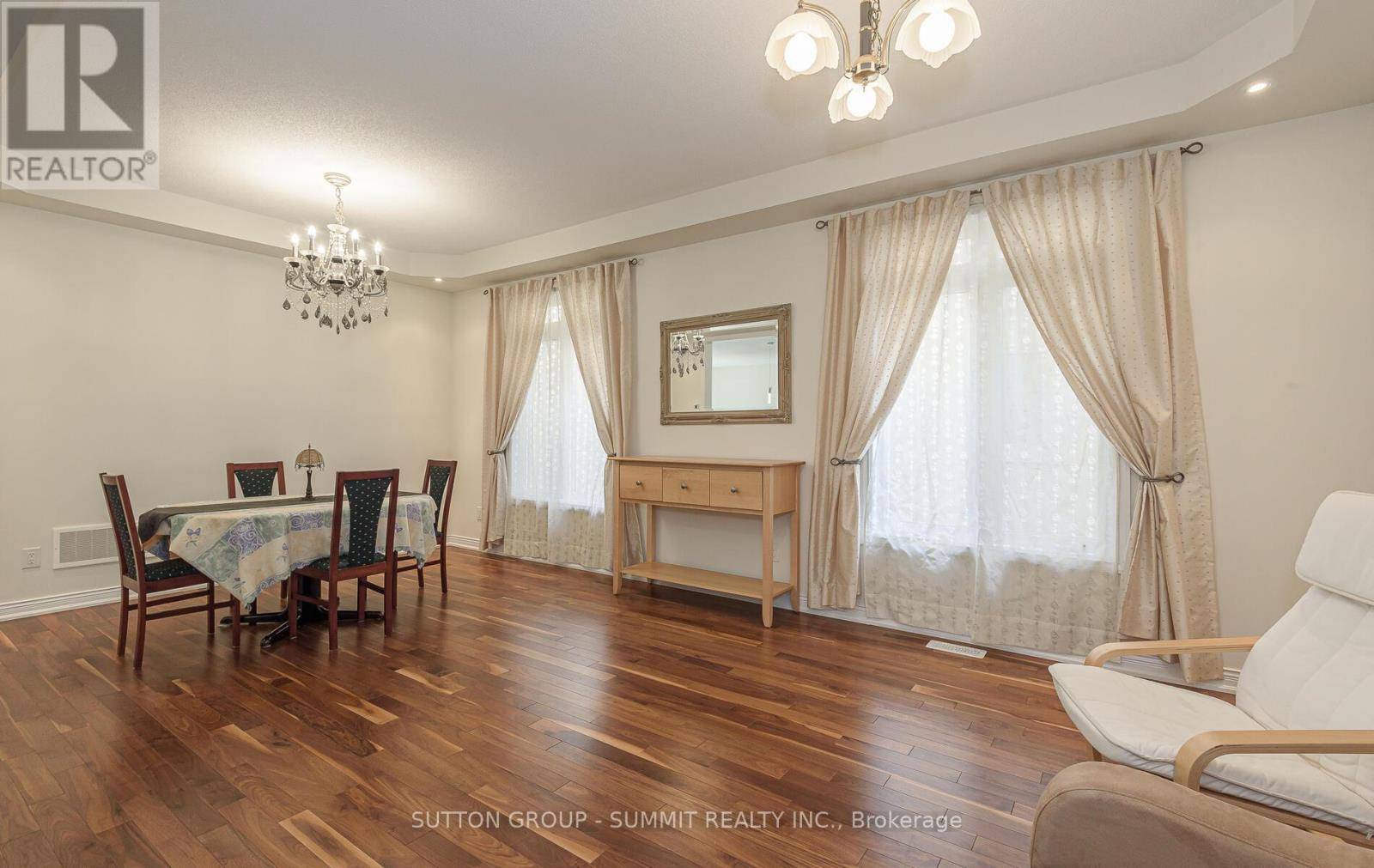 Brampton (credit Valley), ON L6X0X8,5 INGLEBOROUGH DRIVE