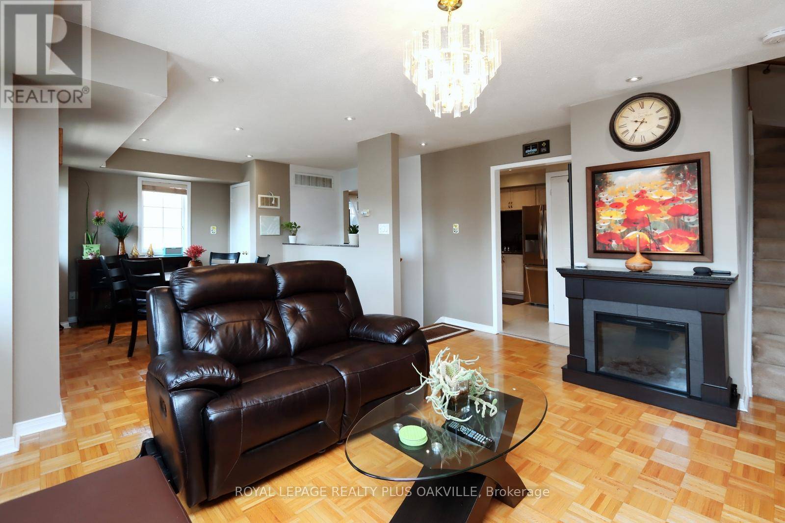 Toronto (weston), ON M6M5J4,66 Sidney Belsey CRES #308