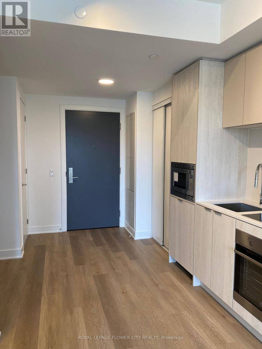 Mississauga (cooksville), ON L5A1W4,86 Dundas ST East #408